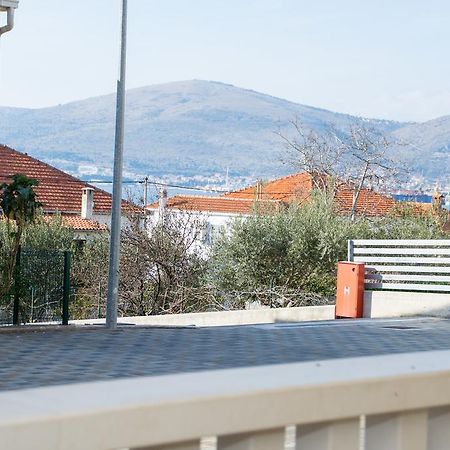 Apartment Lara Iva Trogir Exterior photo